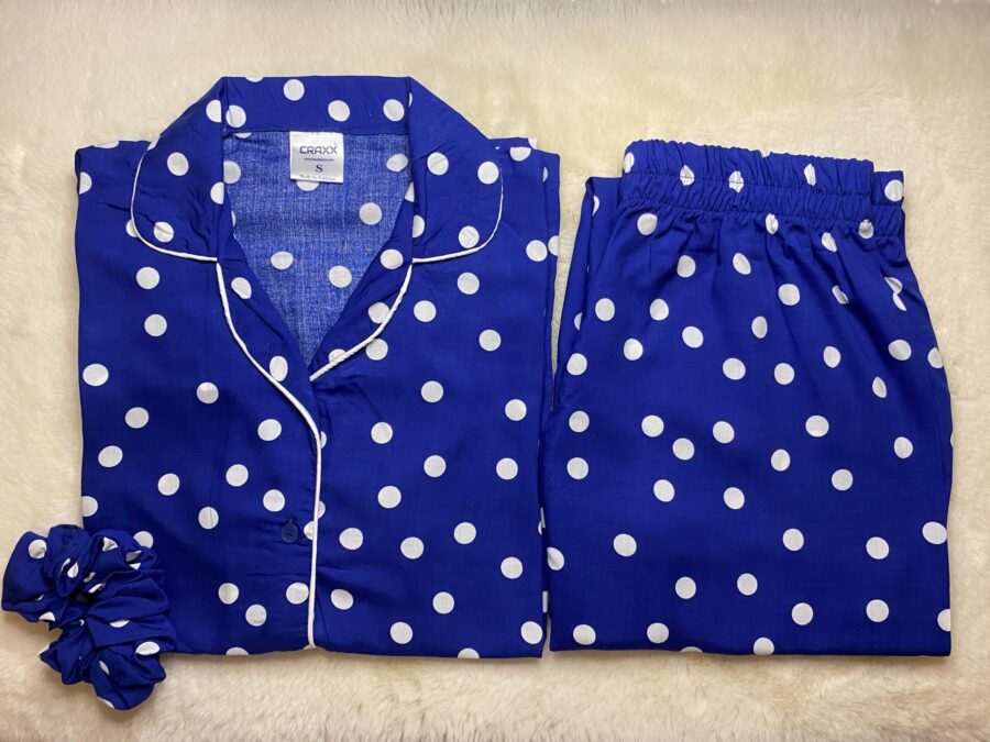 White Polka Dots ⚪️